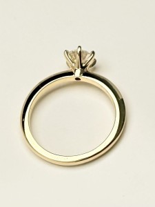 pierścionek z brylantem 0,80 ct-adbizuteria.jpg